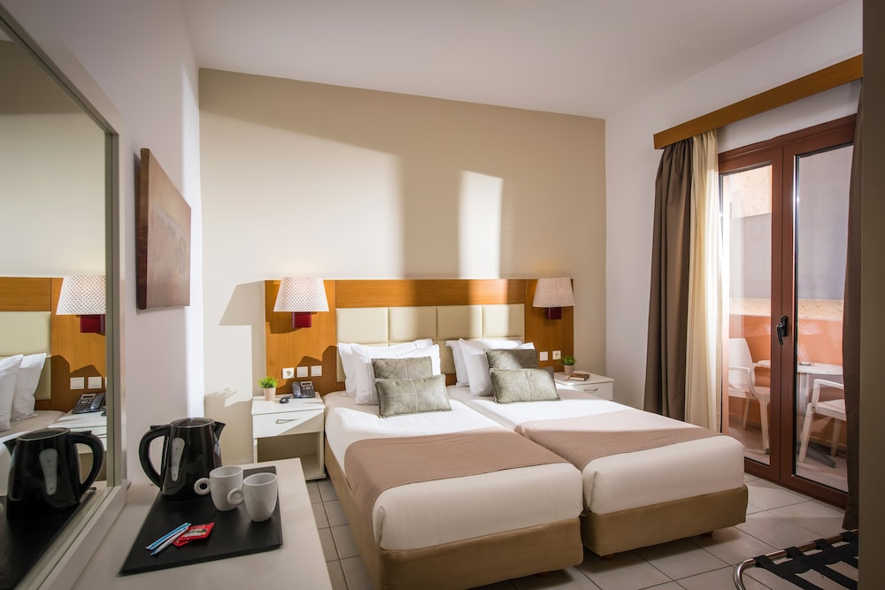 Georgia's Garden by Omilos Hotels — Hotel rooms in Gazi