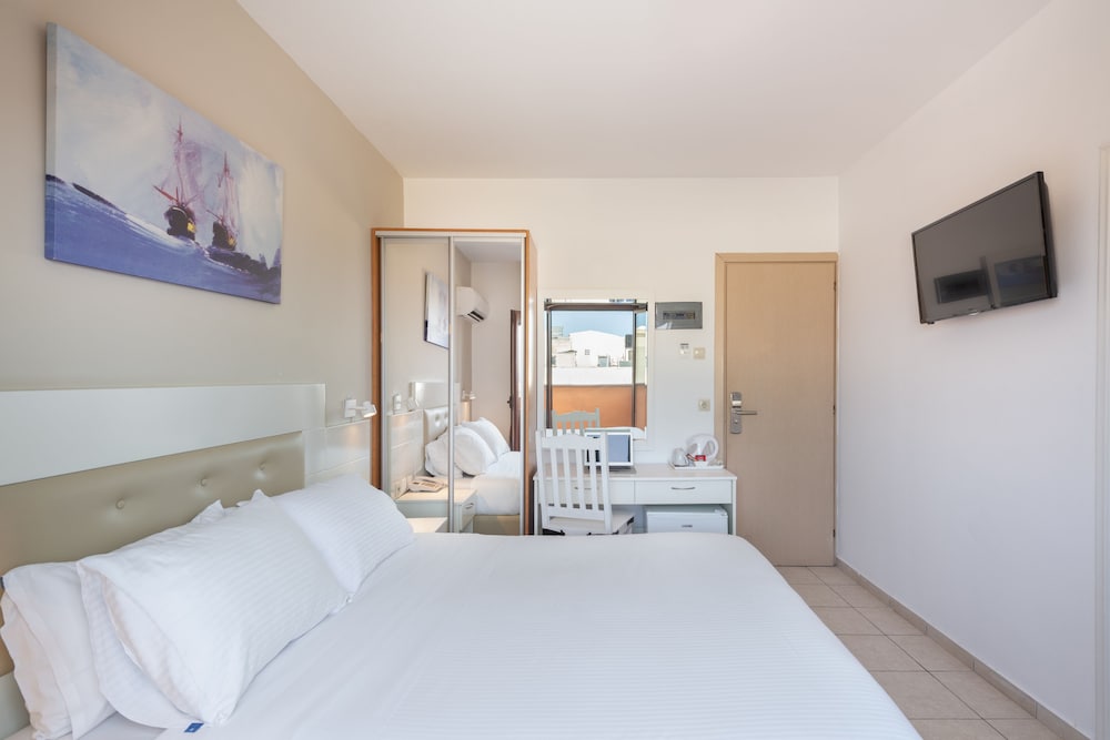 Georgia's Garden by Omilos Hotels — Hotel rooms in Gazi