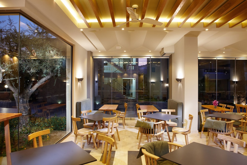 Annas House — Restaurant & bars in Georgioupolis