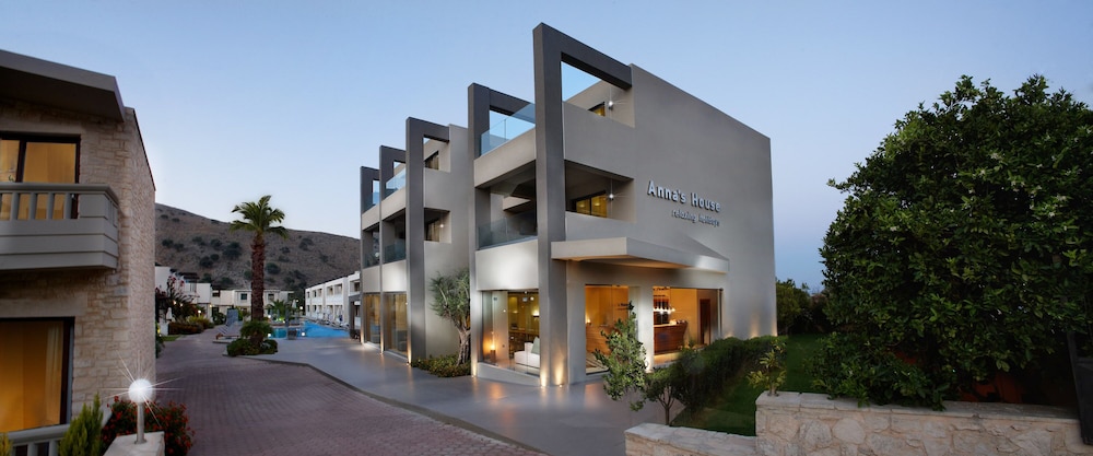 Annas House — Hotel building in Georgioupolis