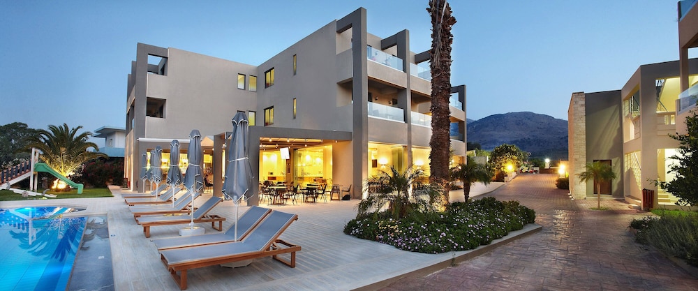 Annas House — Hotel building in Georgioupolis