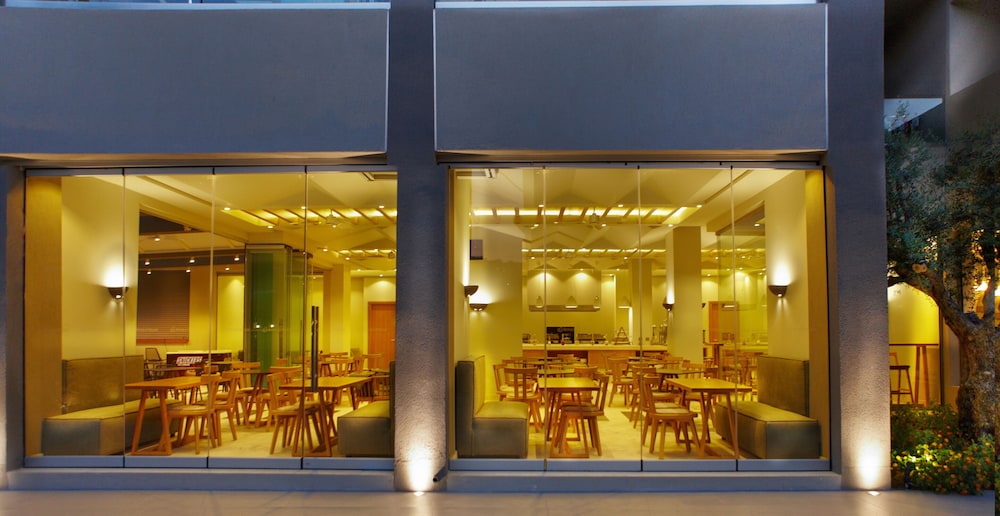 Annas House — Restaurant & bars in Georgioupolis