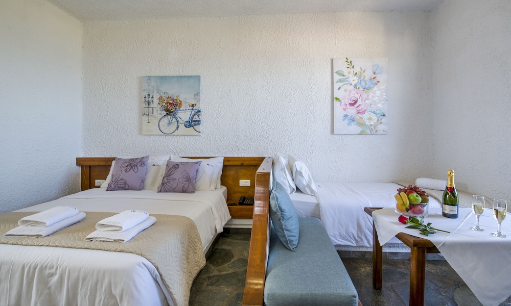 Folia Apartments — Hotel rooms in Chania