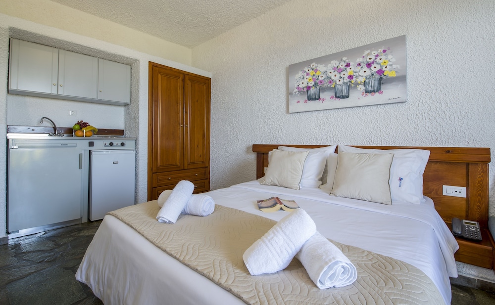 Folia Apartments — Hotel rooms in Chania
