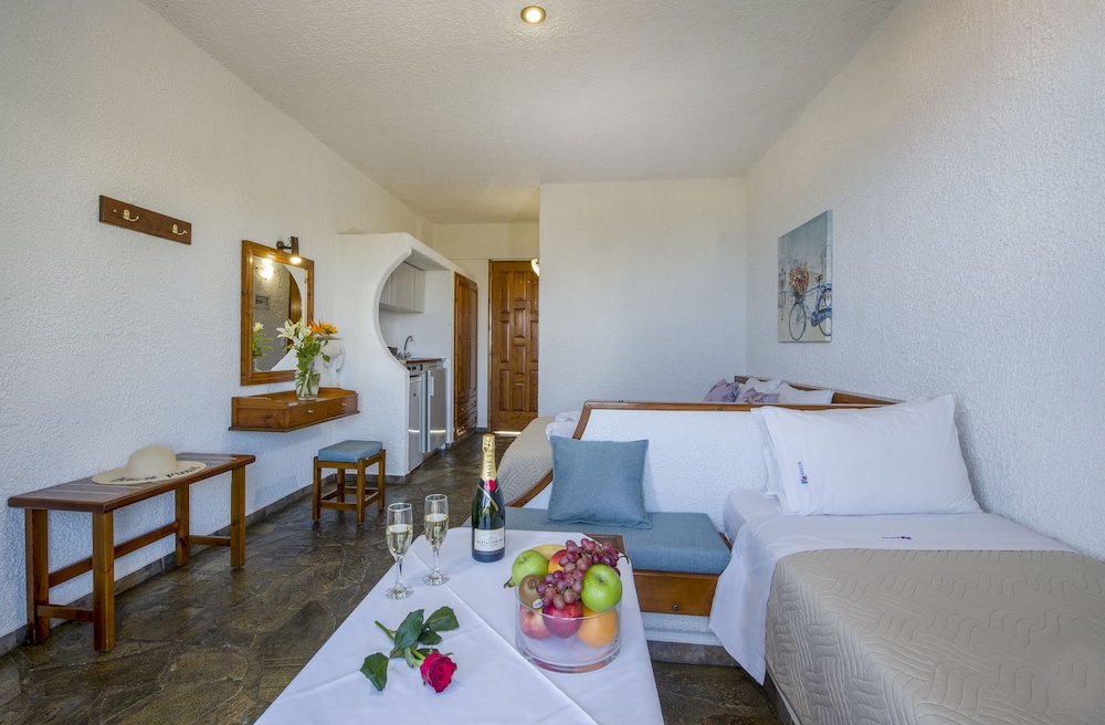 Folia Apartments — Hotel rooms in Chania