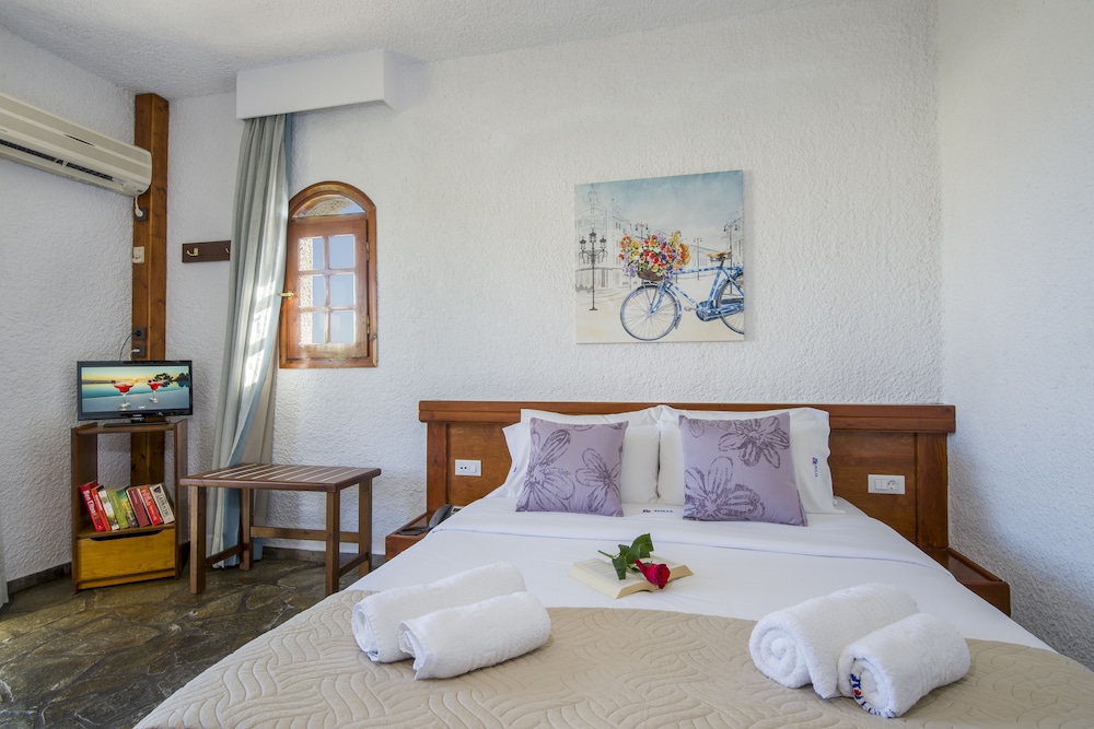 Folia Apartments — Hotel rooms in Chania