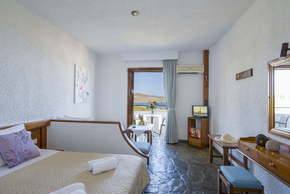 Folia Apartments — Hotel rooms in Chania