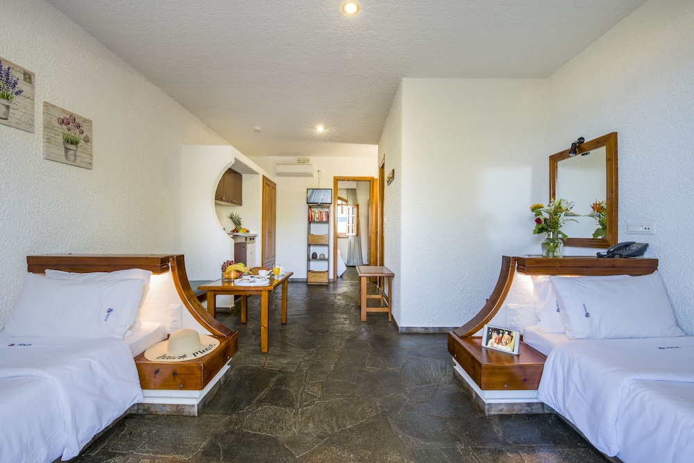 Folia Apartments — Hotel rooms in Chania