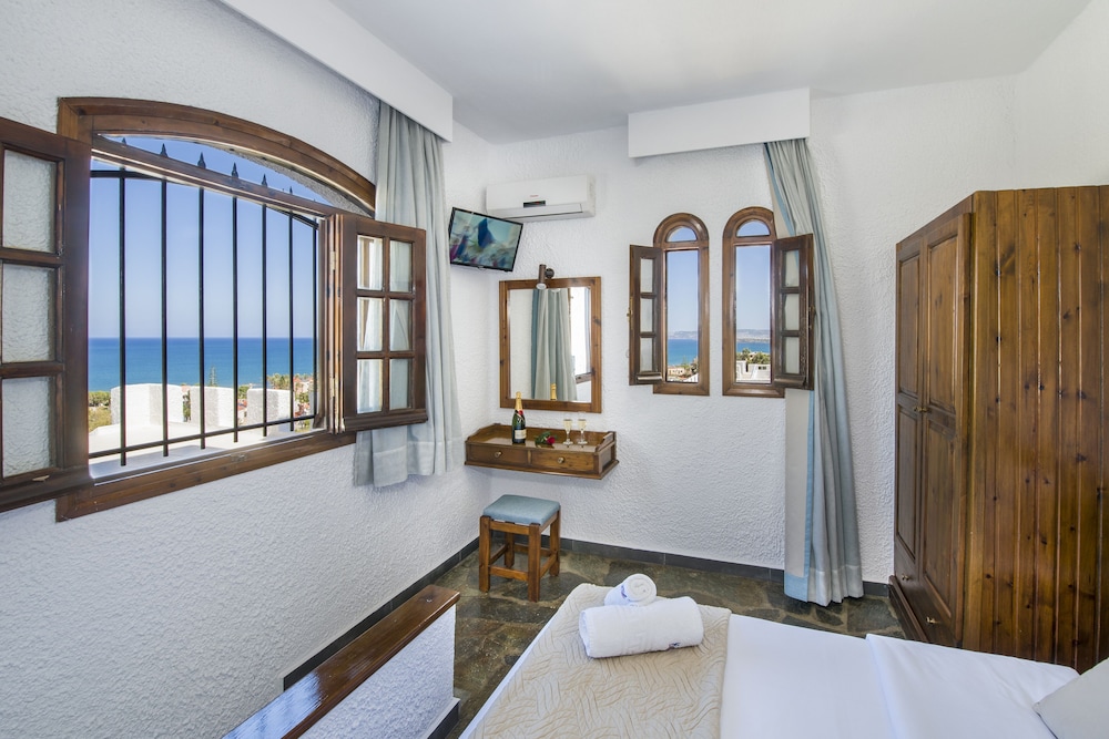 Folia Apartments — Hotel rooms in Chania