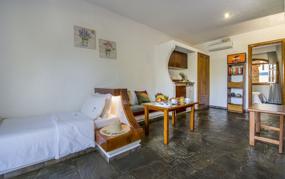 Folia Apartments — Hotel rooms in Chania