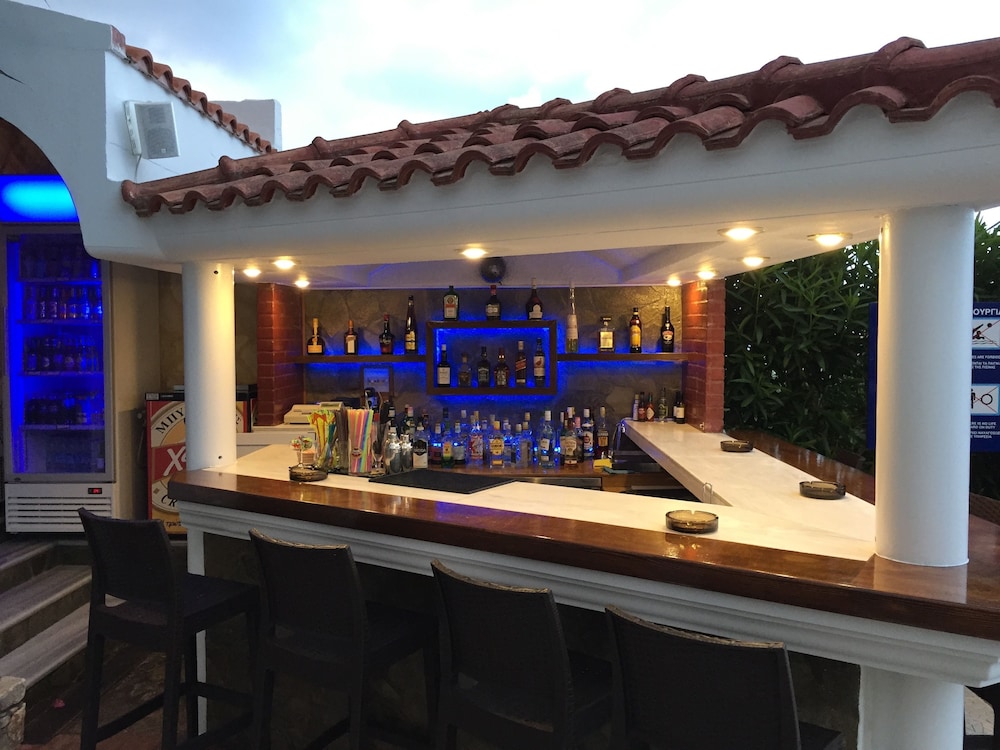Folia Apartments — Restaurant & bars in Chania