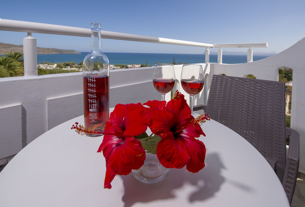 Folia Apartments — Hotel building in Chania