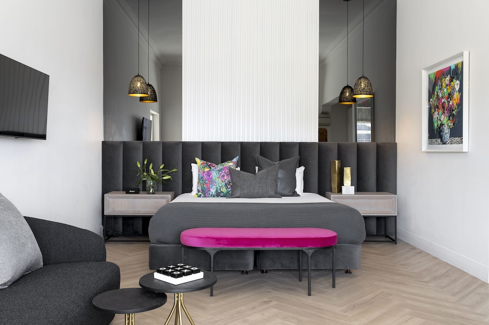 The Clarendon - Fresnaye — Hotel rooms in Cape Town, Western Cape