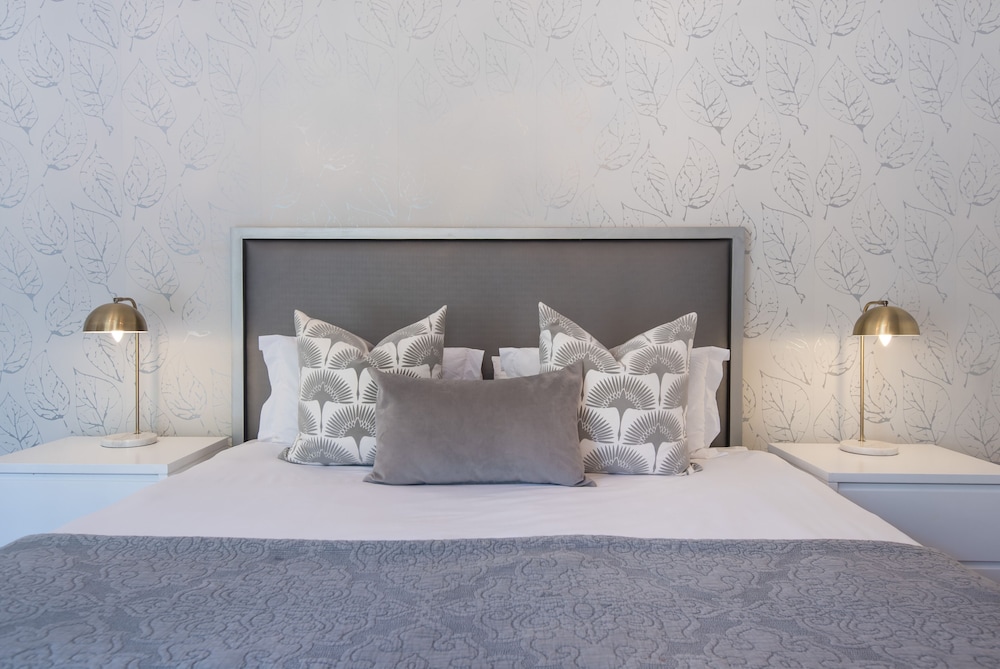 The Clarendon - Fresnaye — Hotel rooms in Cape Town, Western Cape