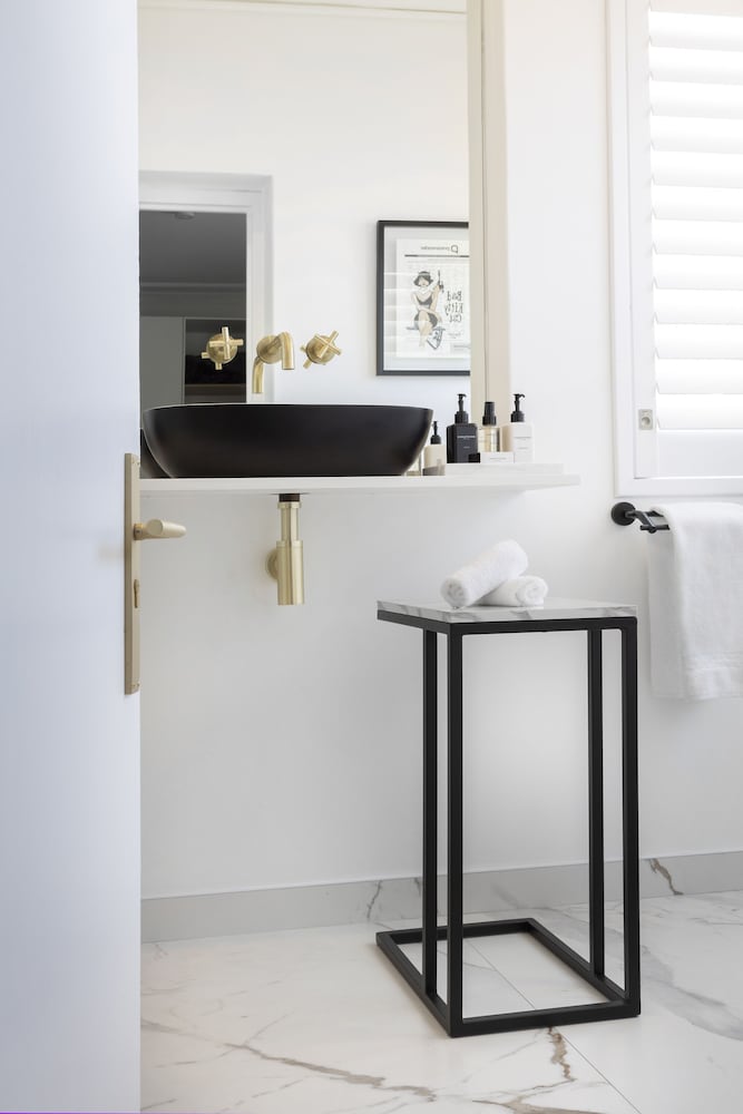The Clarendon - Fresnaye — Hotel rooms in Cape Town, Western Cape