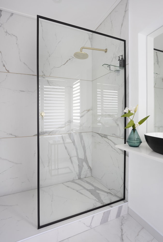 The Clarendon - Fresnaye — Hotel rooms in Cape Town, Western Cape