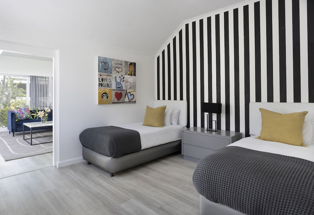 The Clarendon - Fresnaye — Hotel rooms in Cape Town, Western Cape