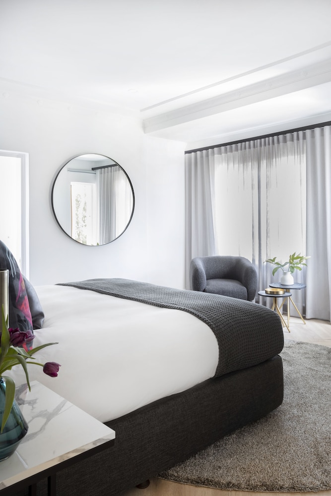 The Clarendon - Fresnaye — Hotel rooms in Cape Town, Western Cape