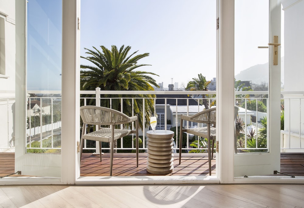 The Clarendon - Fresnaye — Hotel rooms in Cape Town, Western Cape