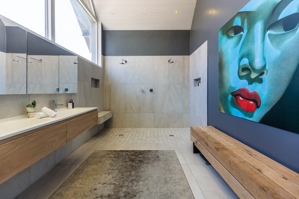 The Clarendon - Fresnaye — Hotel rooms in Cape Town, Western Cape