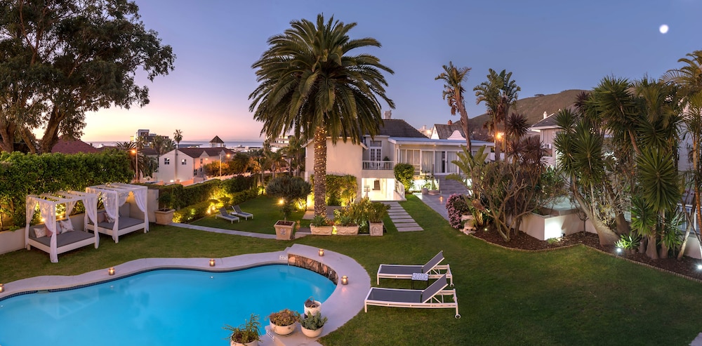 The Clarendon - Fresnaye — Main photo in Cape Town, Western Cape