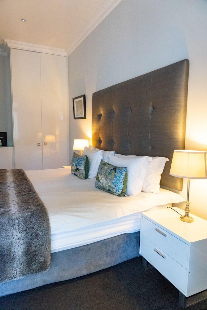 The Three Boutique Hotel — Hotel rooms in Cape Town, Western Cape