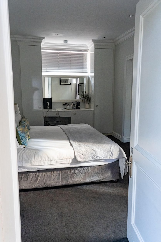 The Three Boutique Hotel — Hotel rooms in Cape Town, Western Cape