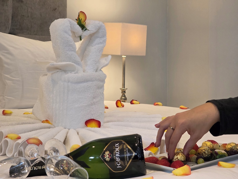 The Three Boutique Hotel — Hotel rooms in Cape Town, Western Cape