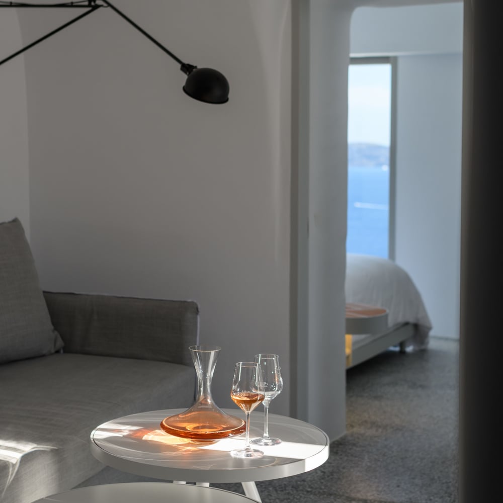 Echoes Luxury Suites — Hotel rooms in Oia, South Aegean