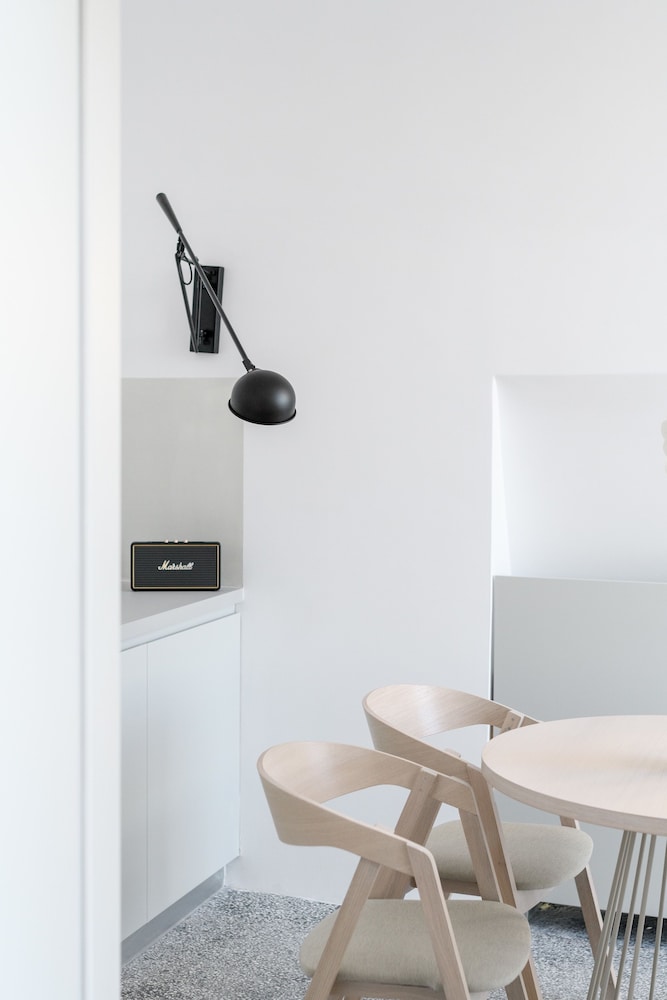Echoes Luxury Suites — Hotel rooms in Oia, South Aegean