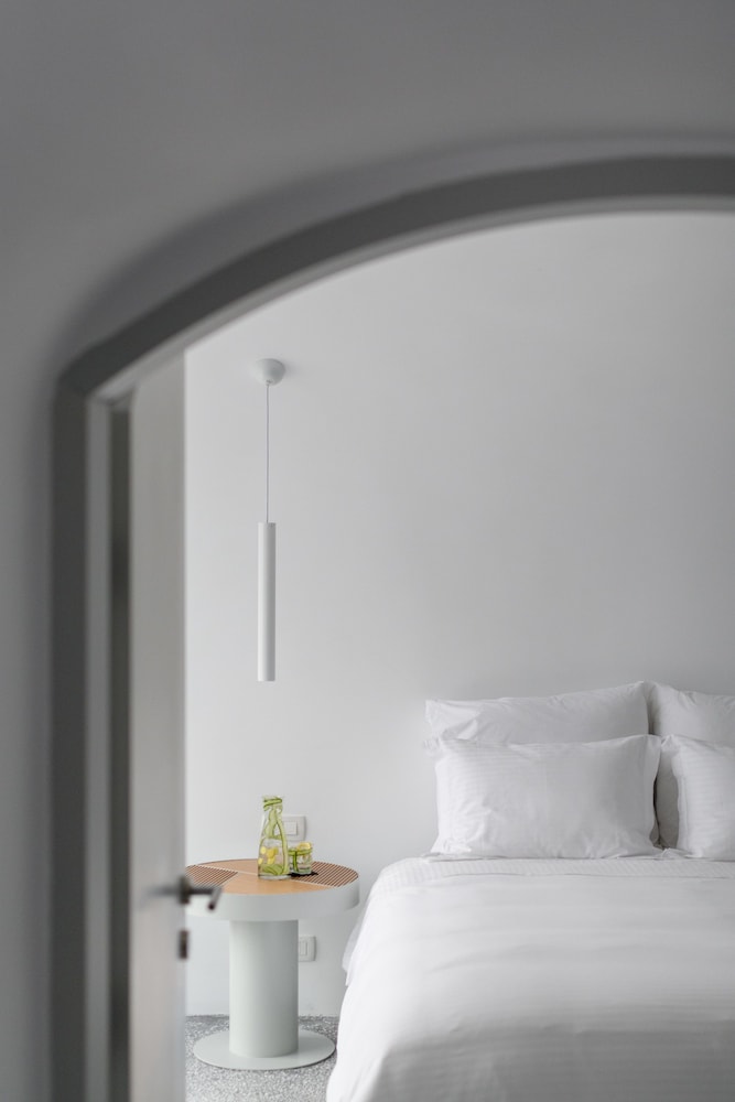 Echoes Luxury Suites — Hotel rooms in Oia, South Aegean