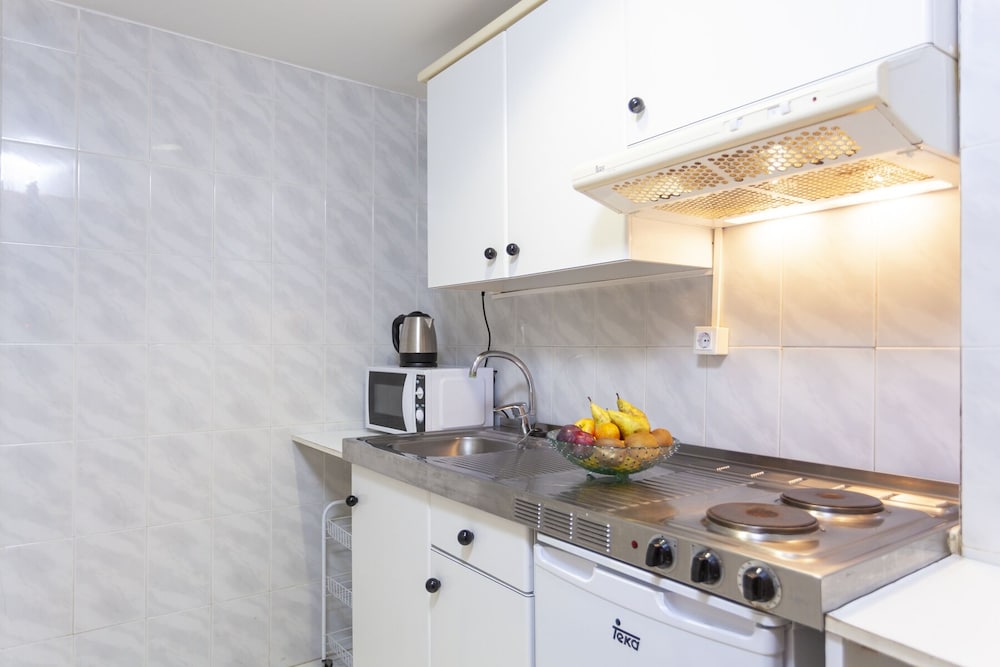 Aparthotel Africamar — Hotel rooms in Can Picafort, Balearic Islands