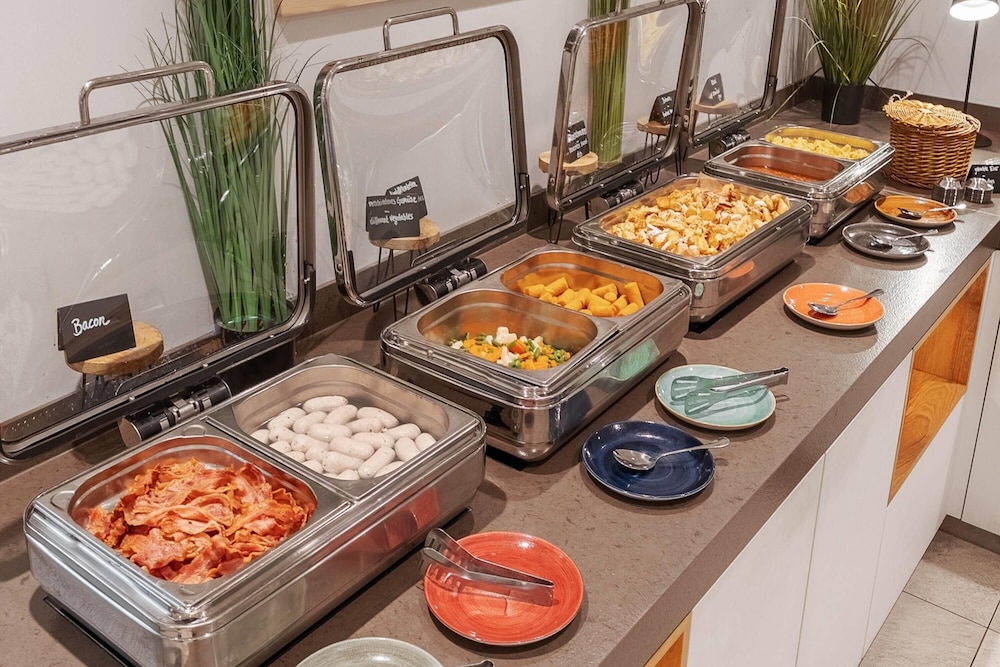 Wyndham Garden Munich Messe — Restaurant & bars in Munich, Bavaria