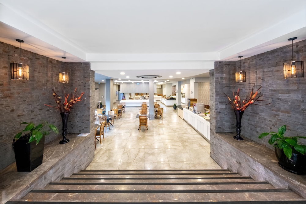 Riviera Zen Hotel Adult Only — Hotel building in Alanya