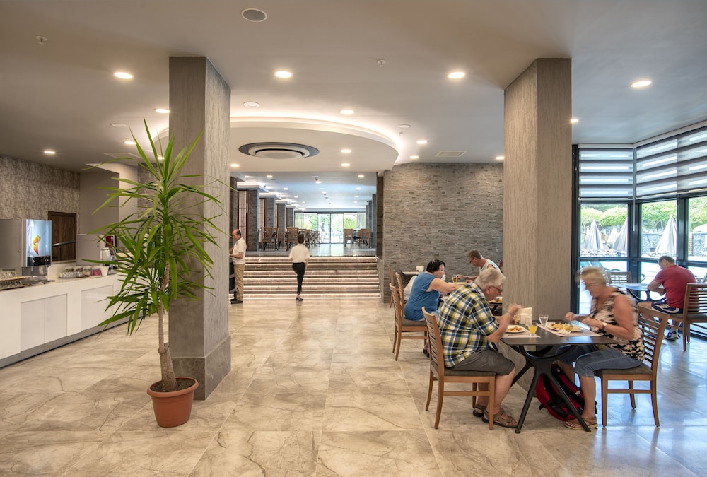 Riviera Zen Hotel Adult Only — Restaurant & bars in Alanya