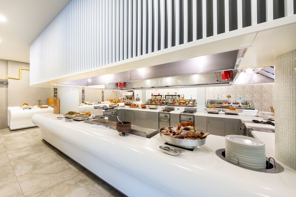 Riviera Zen Hotel Adult Only — Restaurant & bars in Alanya