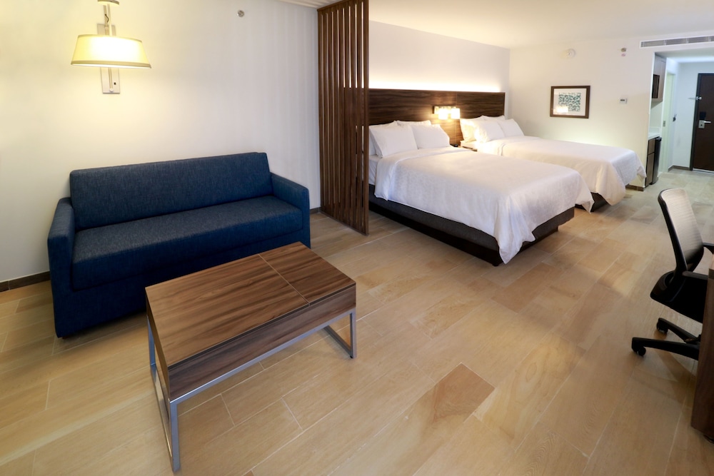 Holiday Inn Express & Suites Playa Del Carmen by IHG — Hotel rooms in Playa del Carmen, Quintana Roo
