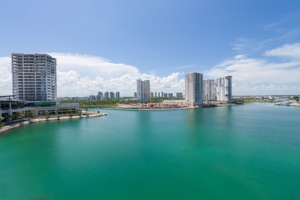 Renaissance Cancun Resort & Marina — Attractions in the area in Cancun, Quintana Roo