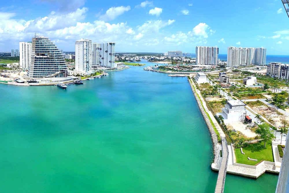 Renaissance Cancun Resort & Marina — Attractions in the area in Cancun, Quintana Roo