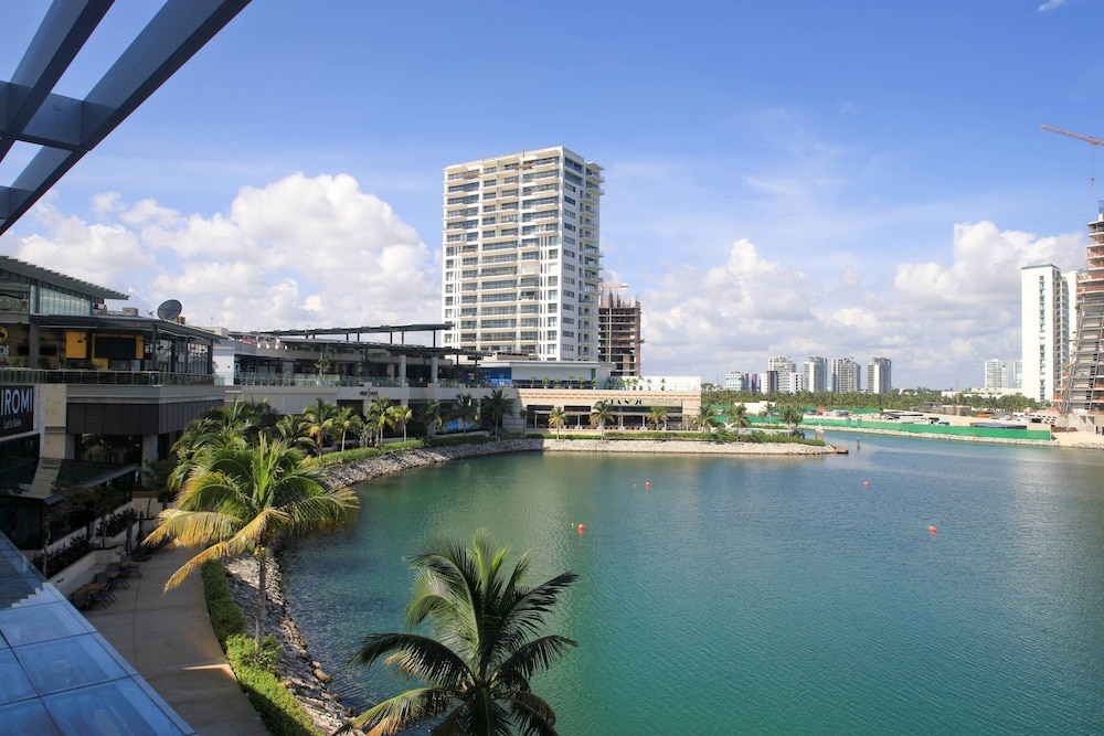 Renaissance Cancun Resort & Marina — Attractions in the area in Cancun, Quintana Roo