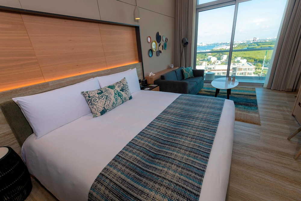 Renaissance Cancun Resort & Marina — Hotel rooms in Cancun, Quintana Roo