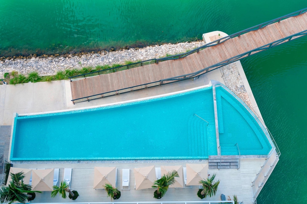 Renaissance Cancun Resort & Marina — Swimming pool in Cancun, Quintana Roo