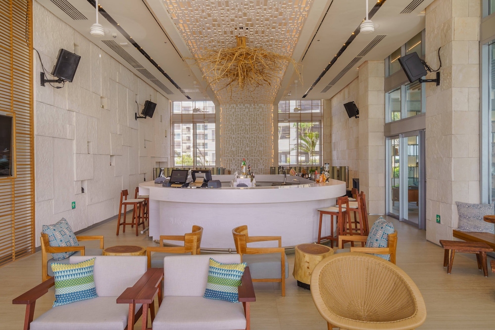 Renaissance Cancun Resort & Marina — Restaurant & bars in Cancun, Quintana Roo