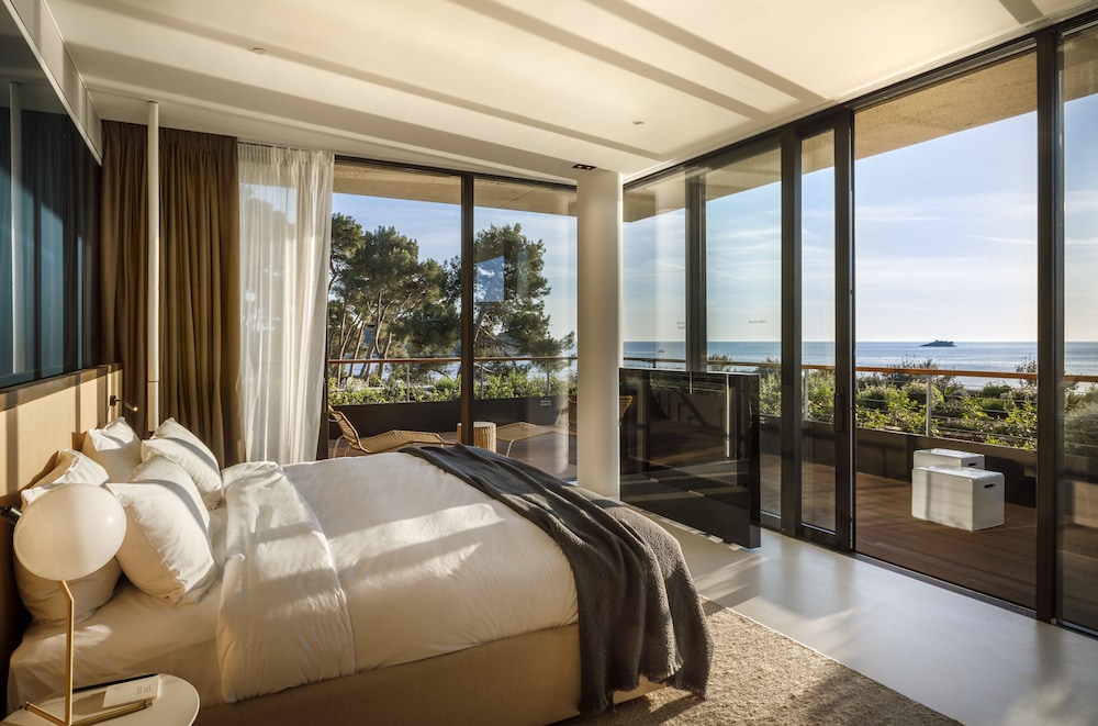Grand Park Hotel Rovinj by Maistra Collection — Hotel rooms in Rovinj, Istria