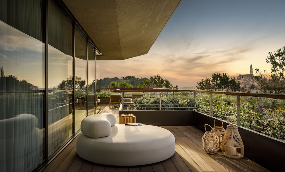 Grand Park Hotel Rovinj by Maistra Collection — Hotel rooms in Rovinj, Istria