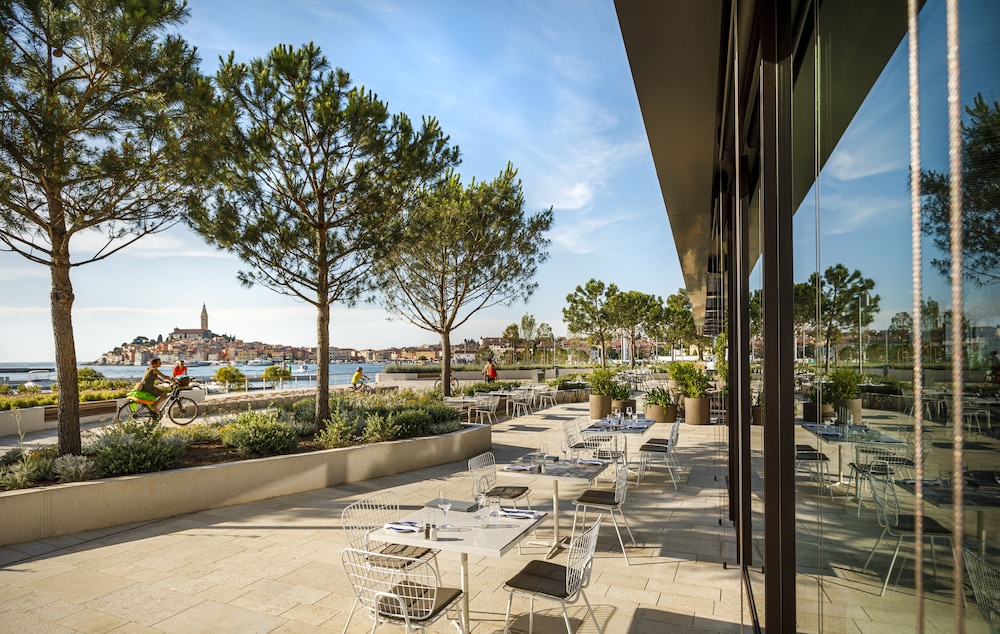 Grand Park Hotel Rovinj by Maistra Collection — Restaurant & bars in Rovinj, Istria