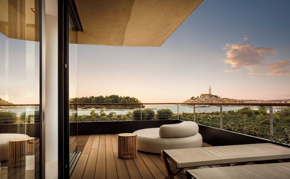 Grand Park Hotel Rovinj by Maistra Collection — Hotel rooms in Rovinj, Istria