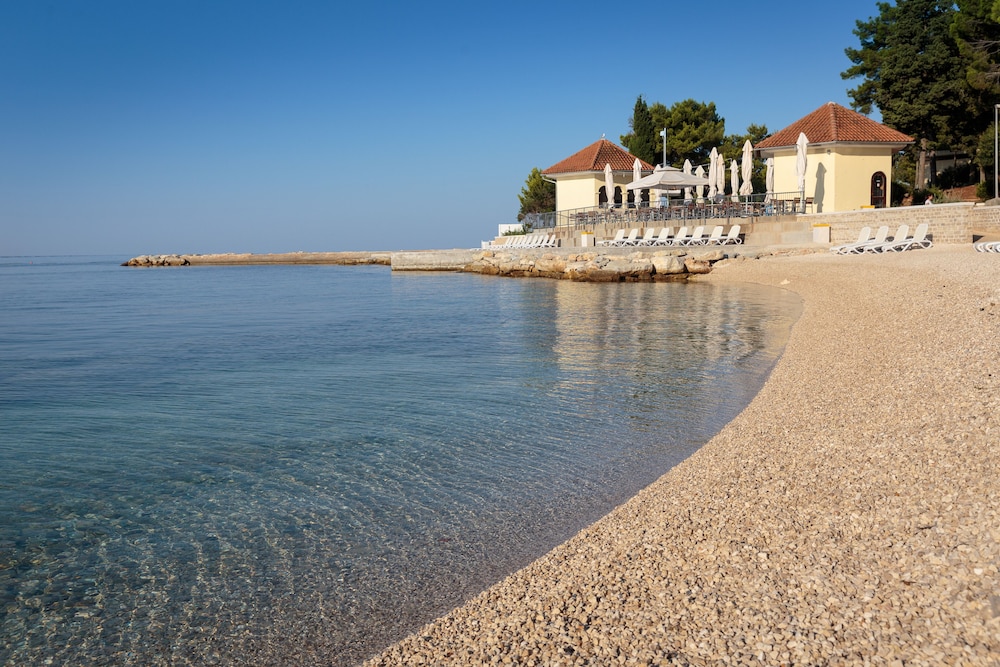 Grand Park Hotel Rovinj by Maistra Collection — Beach in Rovinj, Istria