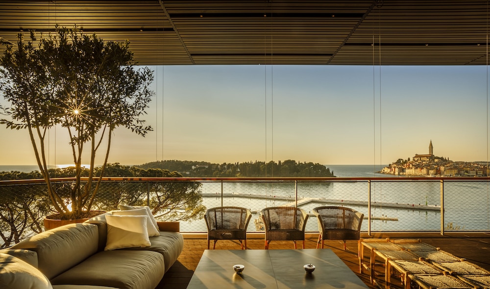 Grand Park Hotel Rovinj by Maistra Collection — Restaurant & bars in Rovinj, Istria