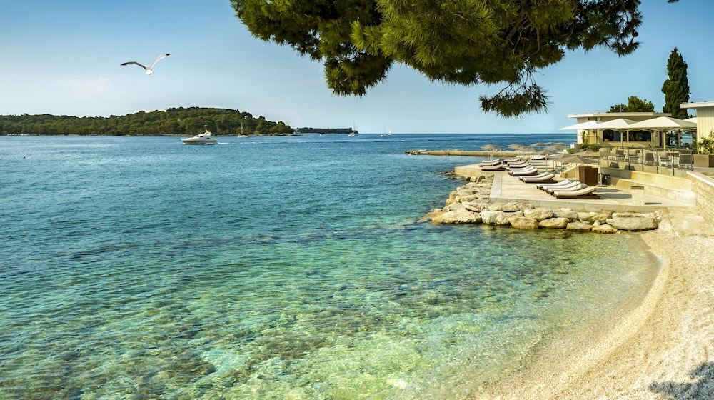 Grand Park Hotel Rovinj by Maistra Collection — Beach in Rovinj, Istria